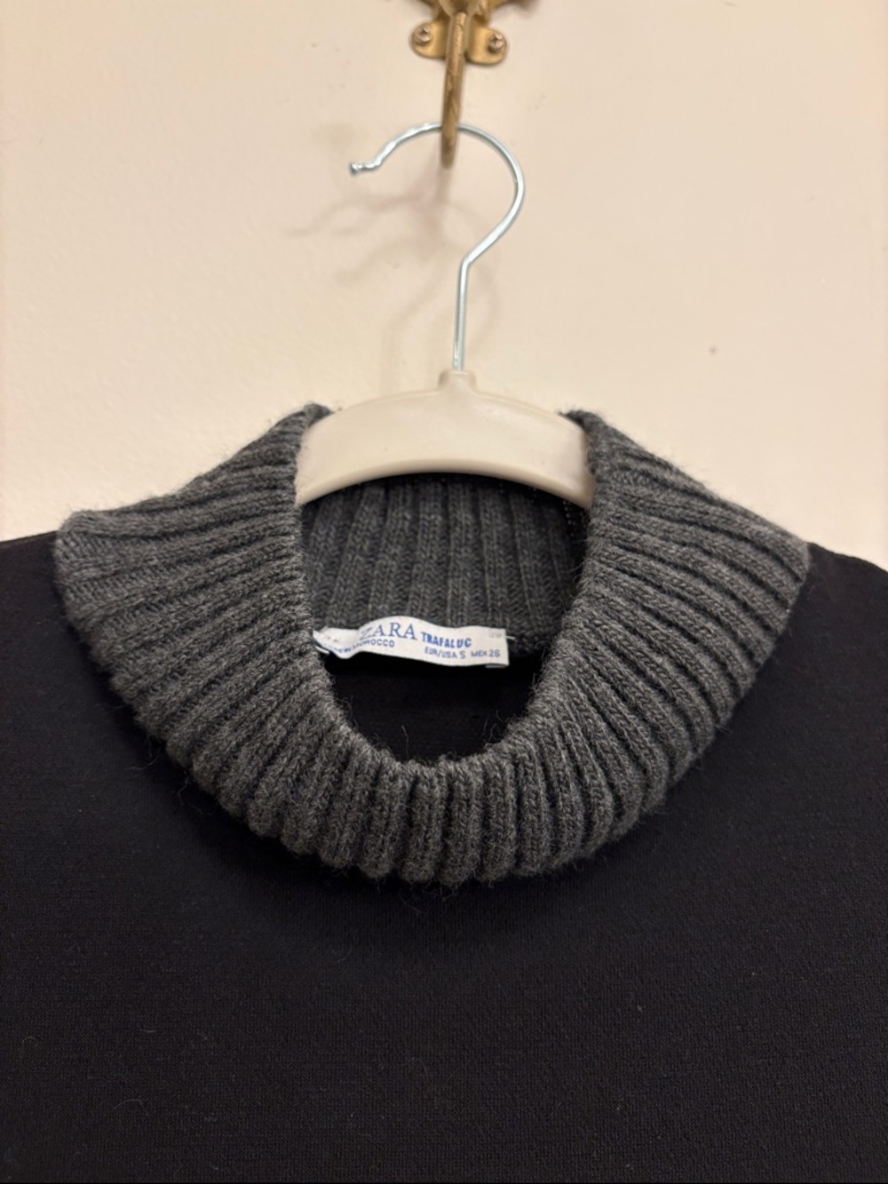 Vintage Zara Gray and Black Knit Dress - Picture 4 of 4